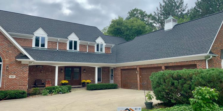 Asphalt shingle roofing and gutters replacement in Oak Brook project photo 1