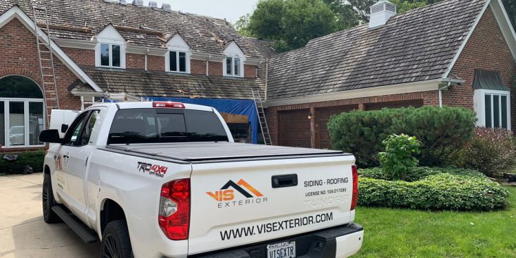 Asphalt shingle roofing and gutters replacement in Oak Brook project photo 6