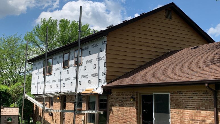 Cedar siding installation and windows replacement in Oak Brook project photo 4