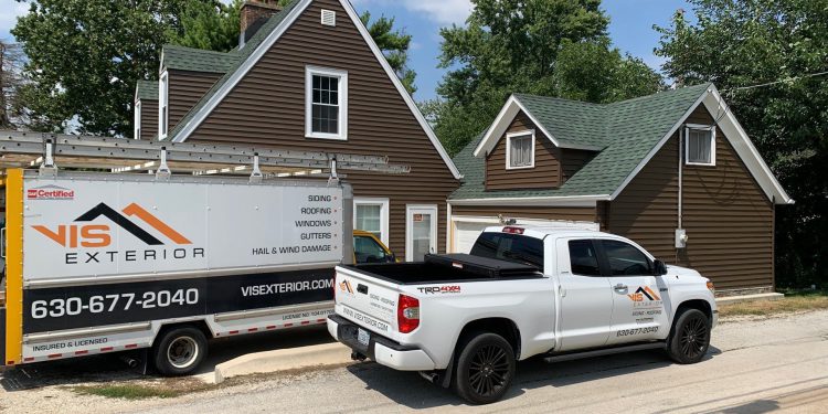 CertainTeed Monogram vinyl siding installation and guttering in Willow Springs project photo 4