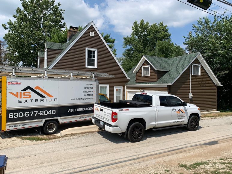 CertainTeed Monogram vinyl siding installation and guttering in Willow Springs project photo 4