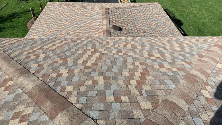 CertainTeed vinyl siding & GAF shingle roof installation in Darien project photo 2