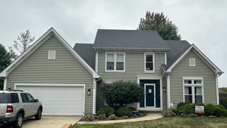 CertainTeed vinyl siding installation in North Aurora project photo 1