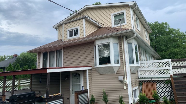 CertainTeed vinyl siding installation in Villa Park project photo 2