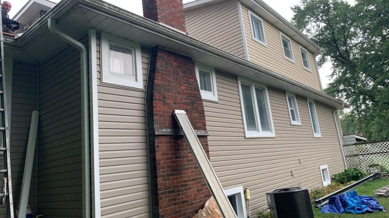 CertainTeed vinyl siding installation in Villa Park project photo 4