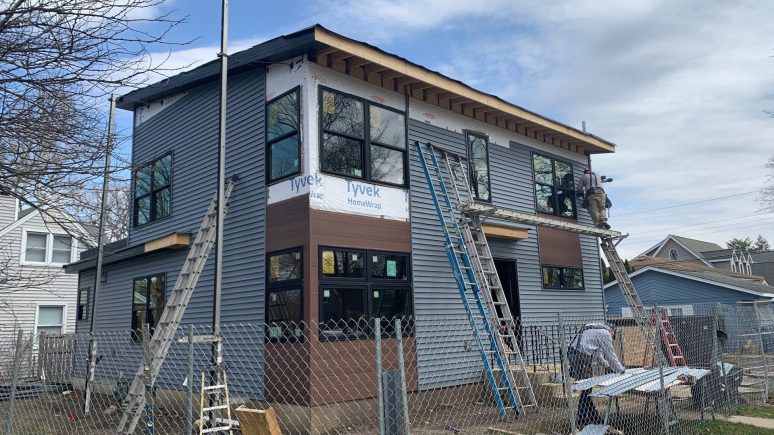 CertainTeed vinyl siding installation and guttering in Wheaton project photo 4