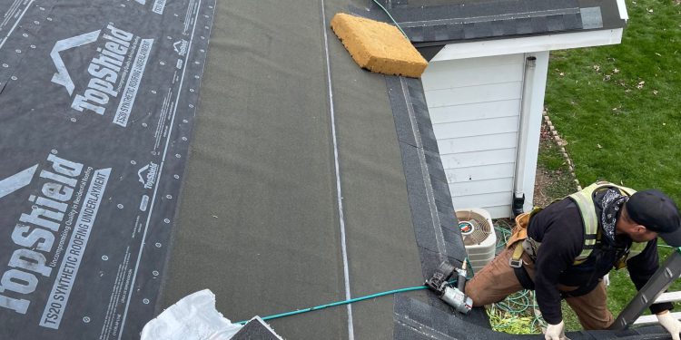 GAF Timberline HDZ shingles roof installation and gutters replacement in Glen Ellyn project photo 5