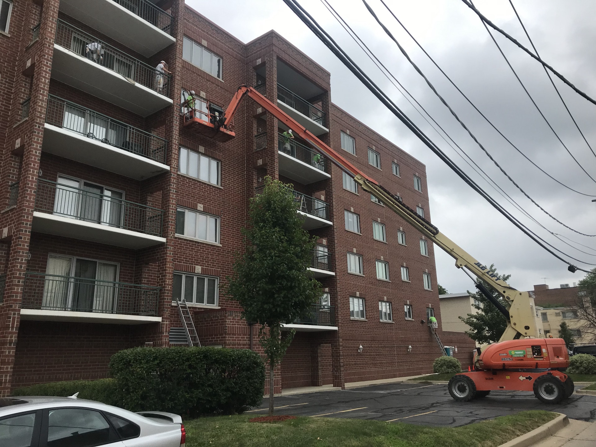 hoa building painting des plaines