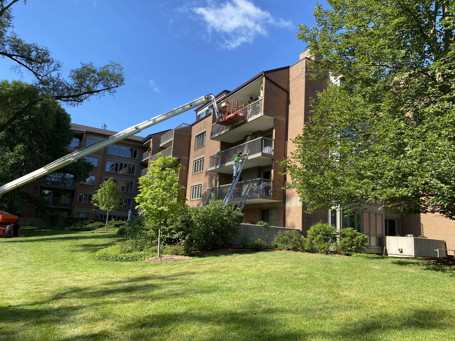 hoa building painting park ridge