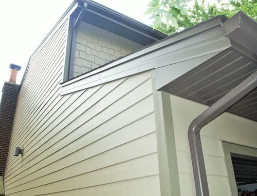 James Hardie lap siding in Northbrook project photo 2