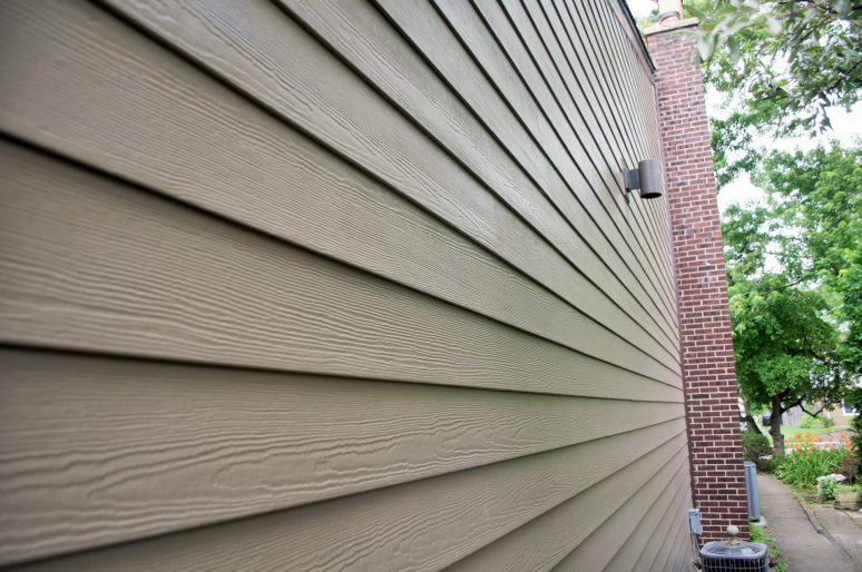 James Hardie lap siding in Northbrook project photo 3