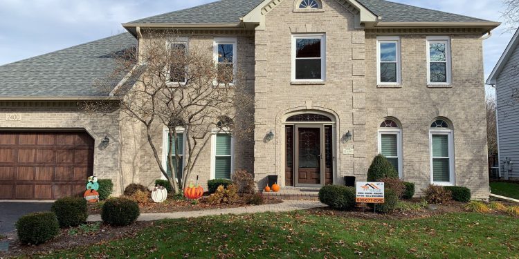 LP SmartSide siding replacement and windows replacement in Naperville project photo 7