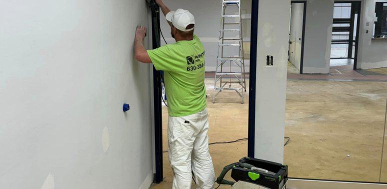 Why does your paint bubble, crack and peel off the walls? (how to fix & prevent It)