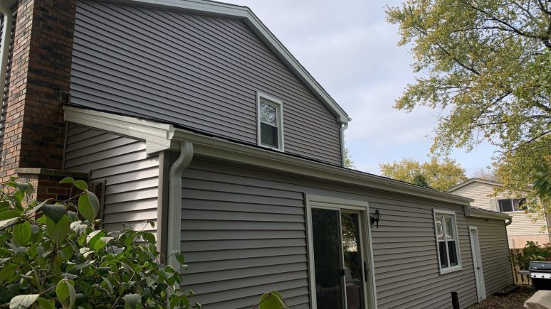 Royal Estate vinyl siding installation, windows and gutters installation in Naperville project photo 2