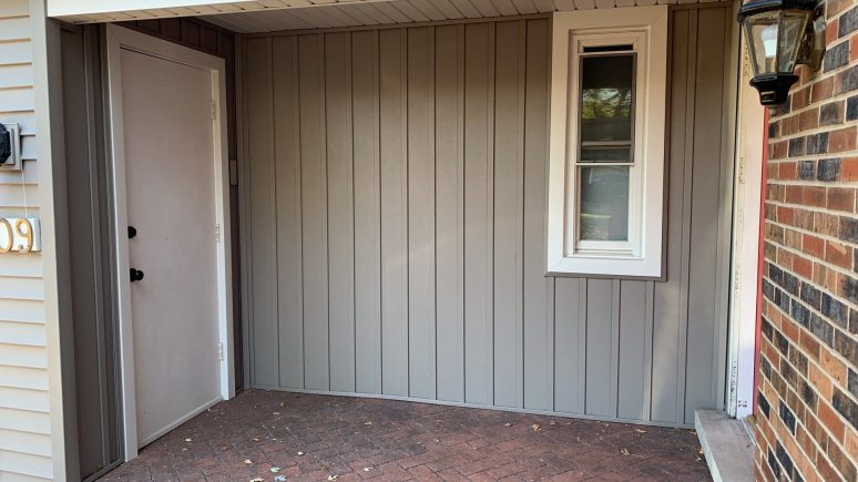 Royal Estate vinyl siding installation, windows and gutters installation in Naperville project photo 3