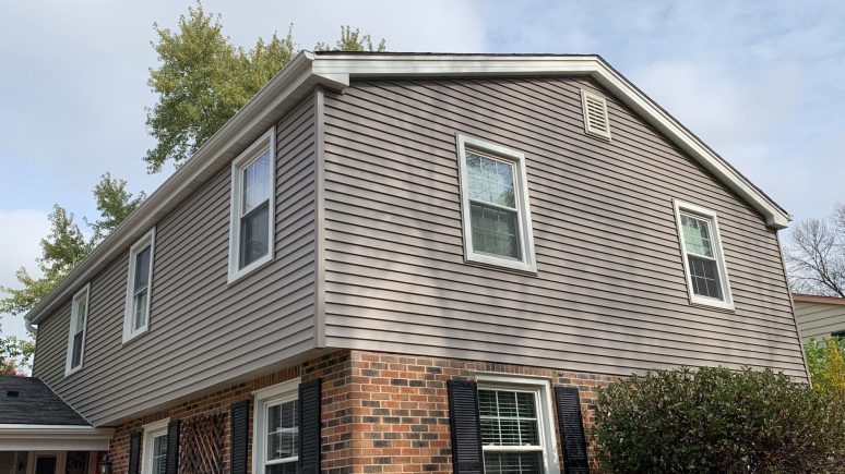 Royal Estate vinyl siding installation, windows and gutters installation in Naperville project photo 4