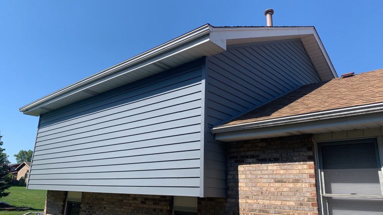 Royal vinyl Insulated & Shake and Shingles siding installation in Lemont project photo 4