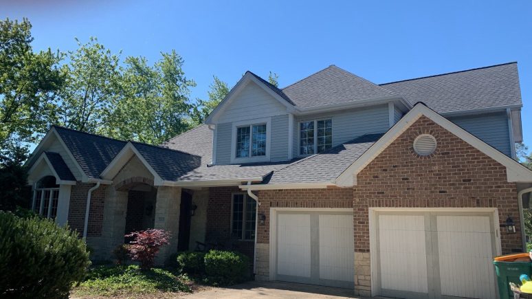 Shingle roof replacement in Willowbrook project photo 1