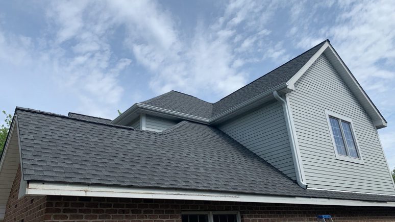 Shingle roof replacement in Willowbrook project photo 2