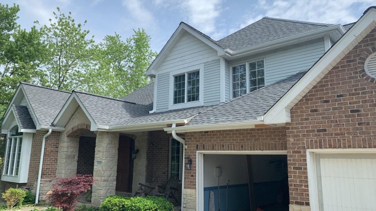 Shingle roof replacement in Willowbrook project photo 3