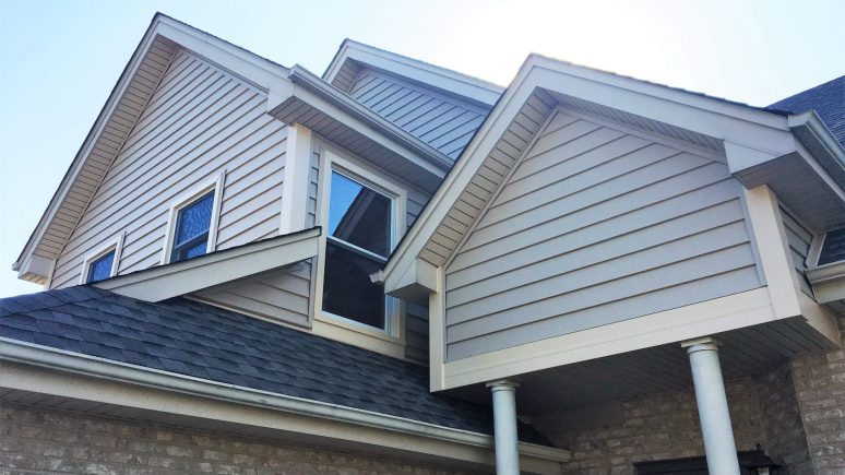 Vinyl siding installation in Darien project photo 2