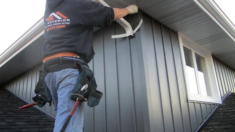 Vinyl siding and shingle roofing in Downers Grove project photo 10