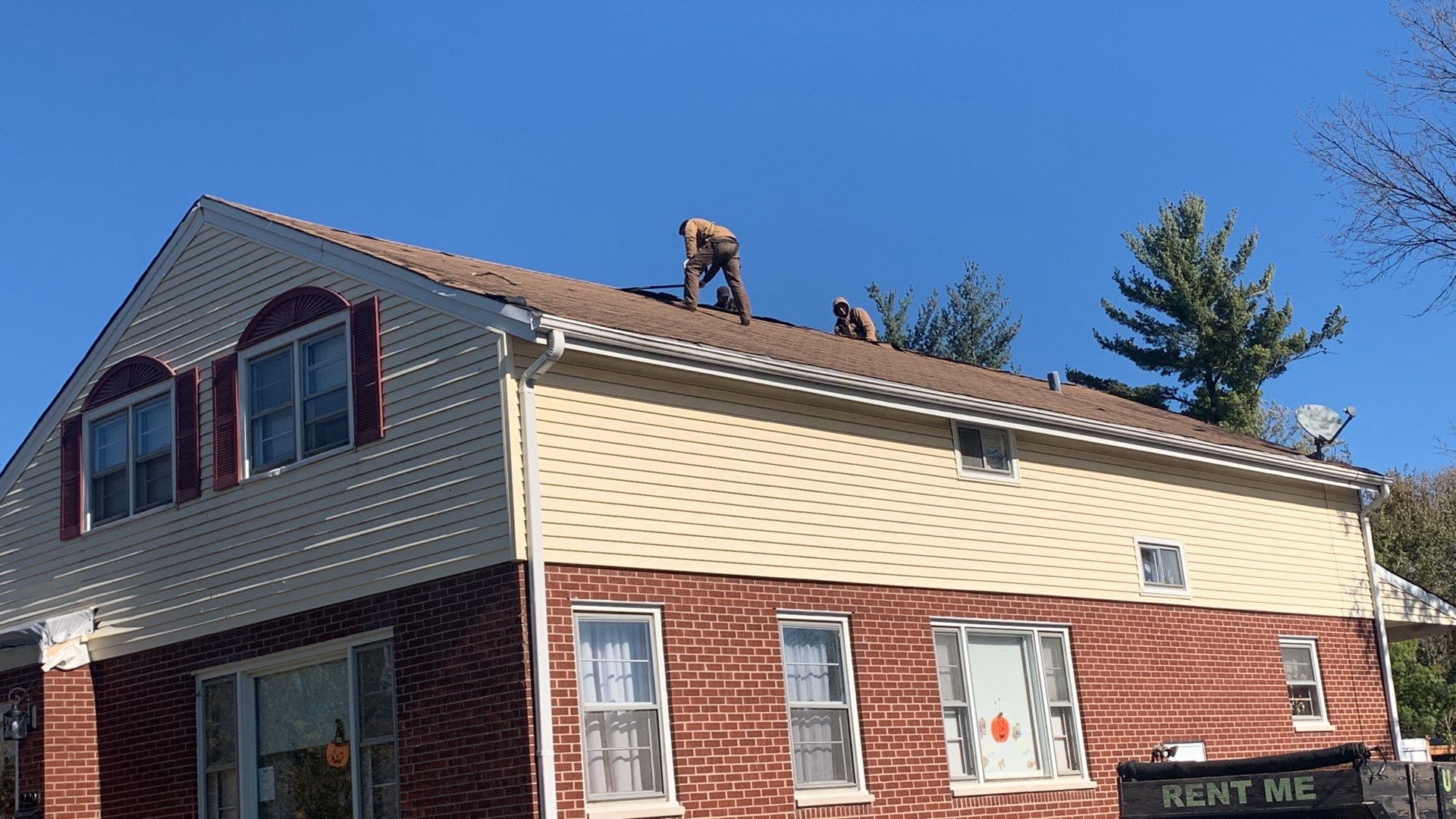 Complete vinyl siding and GAF shingle roof replacement after hail damage in Lombard project photo 6